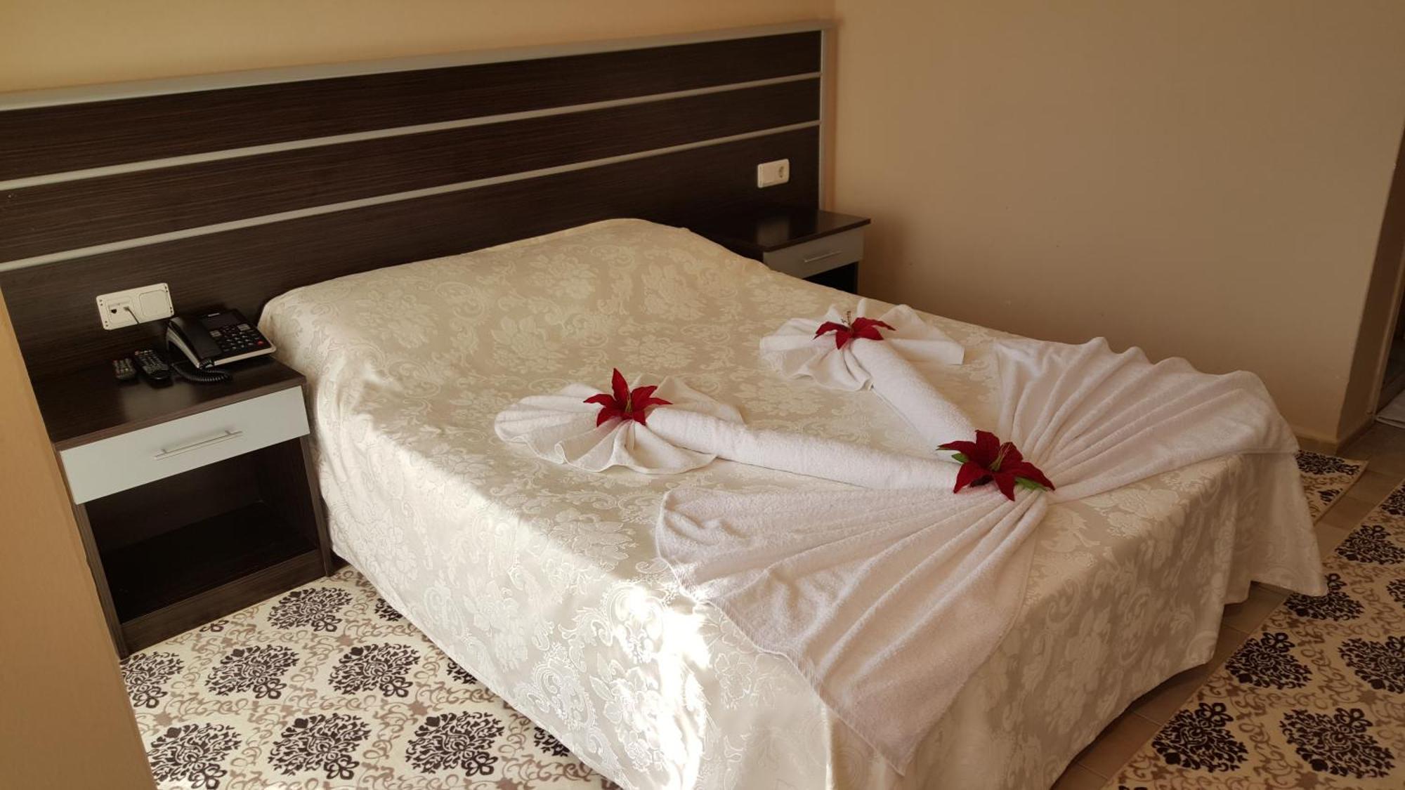 Standard Double or Twin Room,698496963:JPEG
