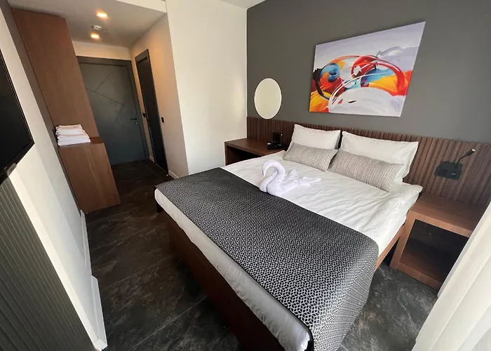 Wolf Of The City Hotel & Spa
